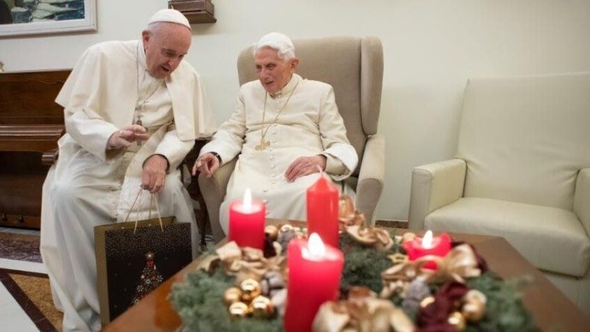 François a rendu visite à Benoît XVI pour son 95e anniversaire