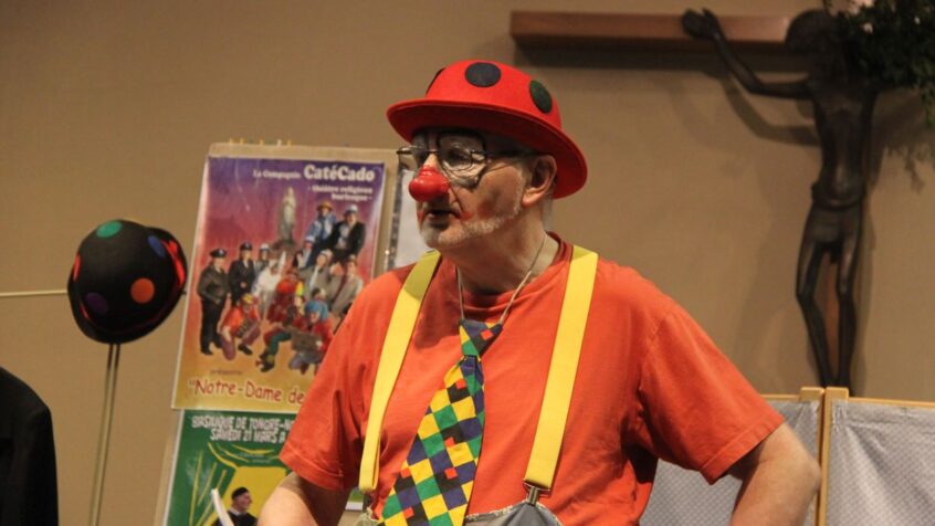 Le cardinal De Kesel, invité d&rsquo;honneur du spectacle « Les 5 C » à Nivelles