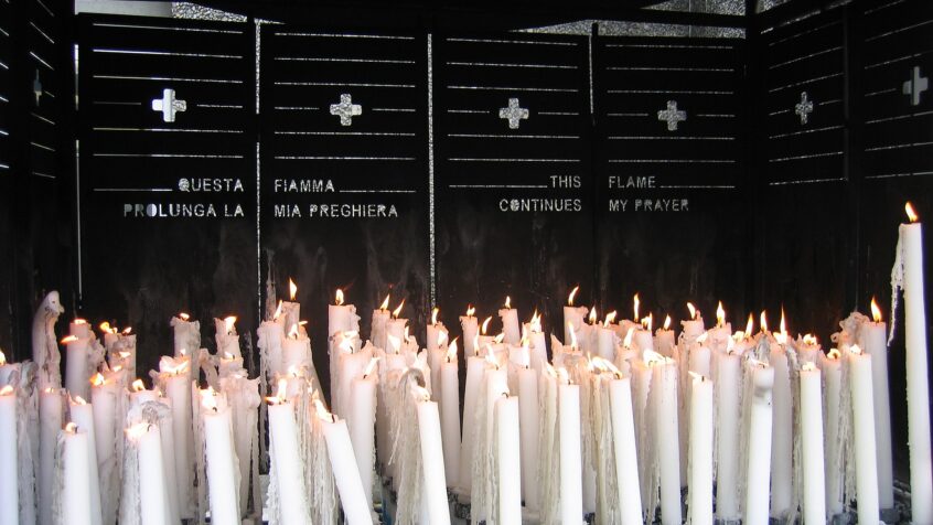 Lourdes: trois chapelles des cierges partent en fumée