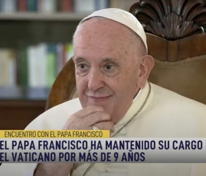 « Je n’ai pas l’intention de démissionner », assure le pape François à la télévision