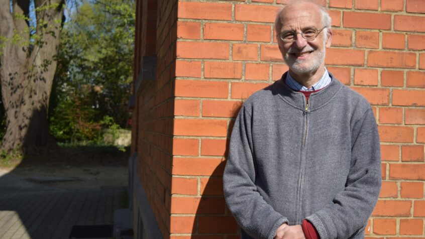 Eglise catholique: renaître ou disparaître? Le dernier livre de Charles Delhez revient sur la question