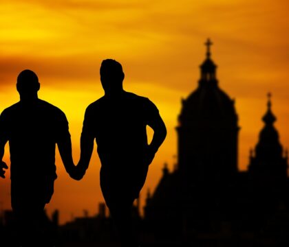 Les évêques flamands avancent dans la reconnaissance des couples homosexuels