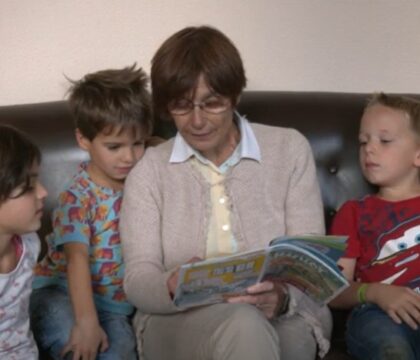 Une grand-mère très engagée (vidéo)