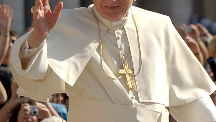 Abus sexuels en Allemagne : Le pape émérite Benoît XVI prêt à témoigner
