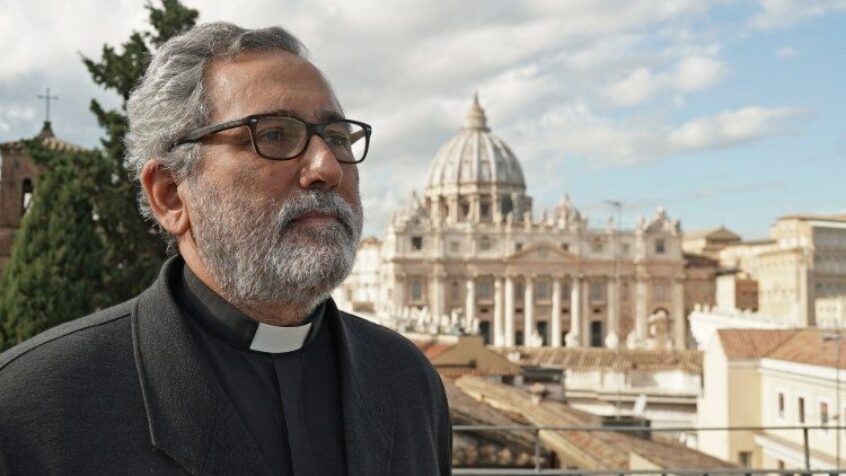 Le père Guerrero, le « ministre » de l’économie du Vatican, démissionne