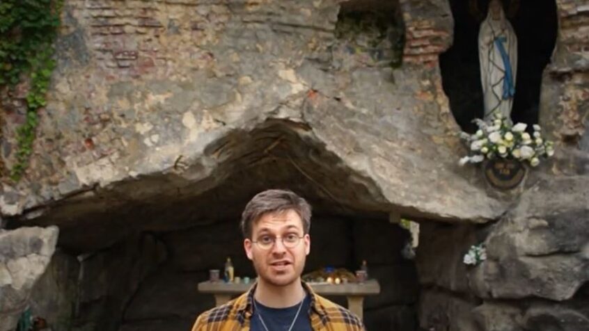 Un prêtre liégeois nous présente la grotte d&rsquo;Ombret (vidéo)