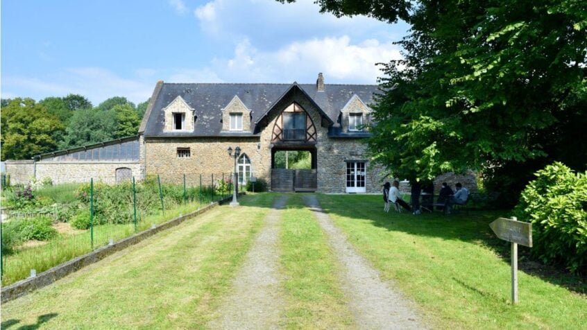 Le monastère de Bois-Salair: des sœurs orthodoxes en Mayenne !