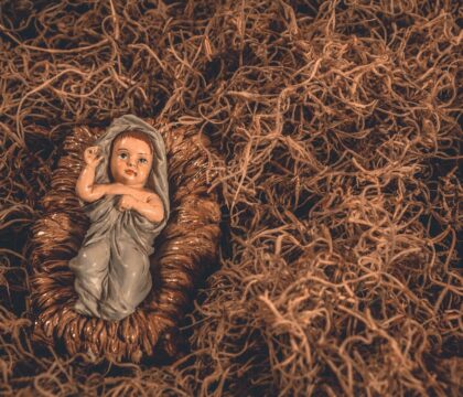 Pourquoi le pape bénit-il les « Bambinelli »?