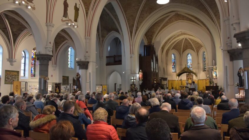 Un siècle après la reconstruction de l’église de Néchin, c’est la fête dans les cœurs
