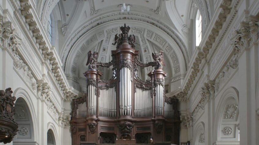 Festival d&rsquo;orgues de Namur : Guy Van Waas a rendez-vous avec chanteurs et cornistes