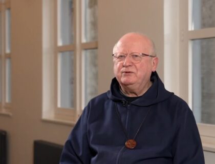 Mgr Lode Van Hecke se confie en vidéo sur les trois ans au diocèse de Gand
