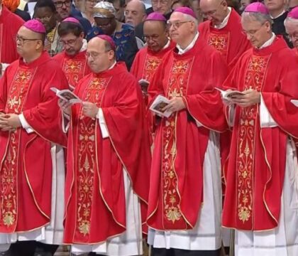 Mgr Luc Terlinden a reçu le pallium