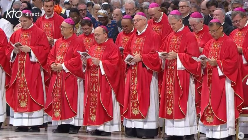 Mgr Luc Terlinden a reçu le pallium