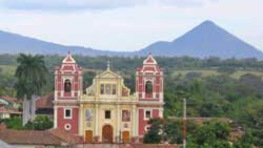 Nicaragua: des églises pleines malgré les interdictions