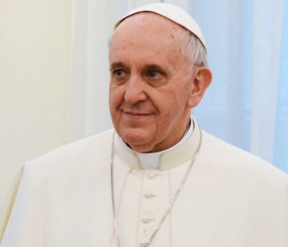 Lu pour vous: « Au nom de Dieu, je vous le demande… », livre-programme du pape François