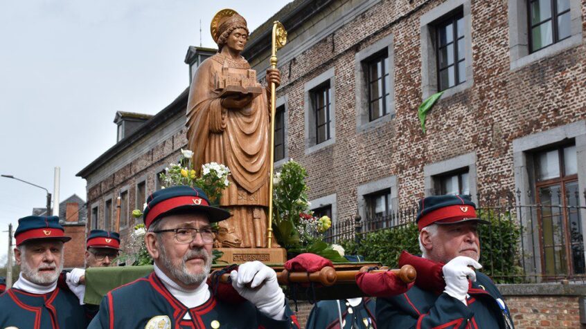 Saint Ursmer a envoyé le soleil aux Lobbains pour que sa fête soit parfaite