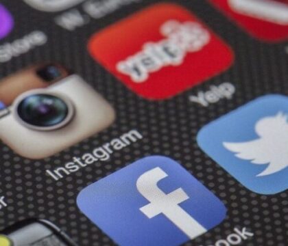 Pour ne pas succomber à l&rsquo; « algorithmocratie » ou comment naviguer en chrétien sur les réseaux sociaux
