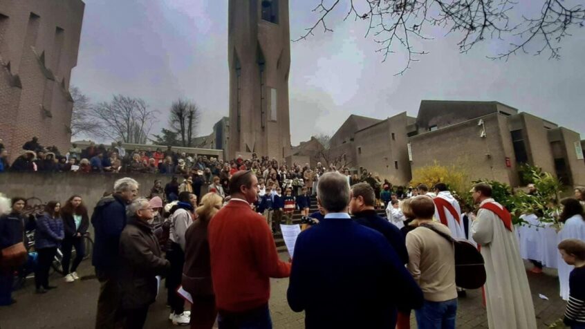 Les paroisses du pays célèbrent le dimanche des Rameaux (photos)