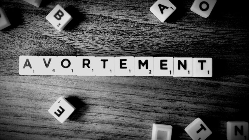 Avortement: faut-il vraiment revoir la loi? (audio)