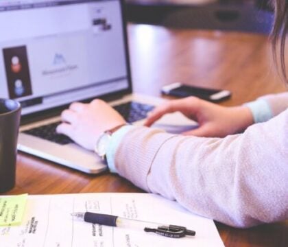 Les podcasts de 1RCF Belgique – À l&rsquo;heure du numérique, peut-on encore croire une vérité ?