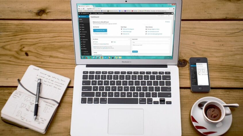 Offre d’emploi : webmaster & community manager
