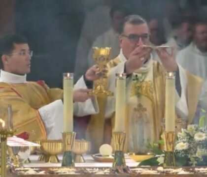 À Lourdes, Antoine-Marie, diacre, face à 40.000 pèlerins !