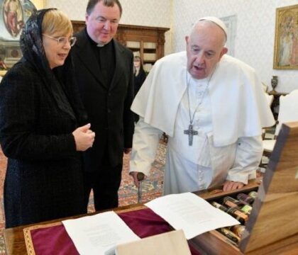 Le pape François a reçu la présidente de Slovénie, Nataša Pirc Musar