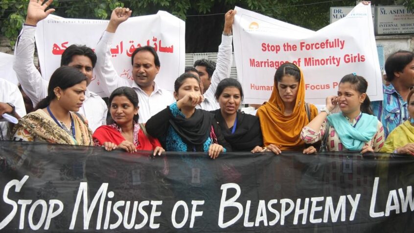 Pakistan: une chrétienne et un musulman arrêtés pour blasphème