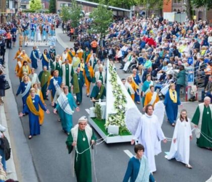 La Reine Mathilde assistera à la plus grande procession de Belgique