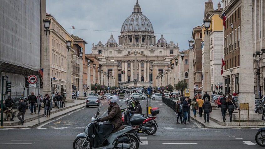 Le nombre de catholiques dans le monde croît à 1,378 milliard en 2021