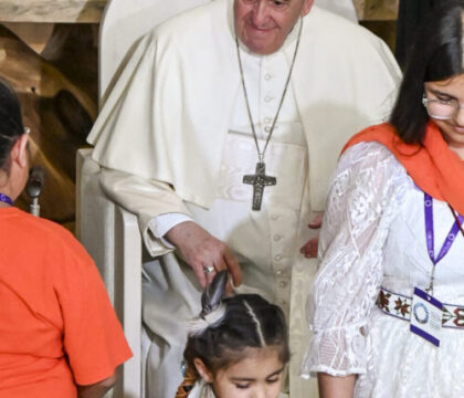 Canada: un an après la visite du pape, où en est la réconciliation?