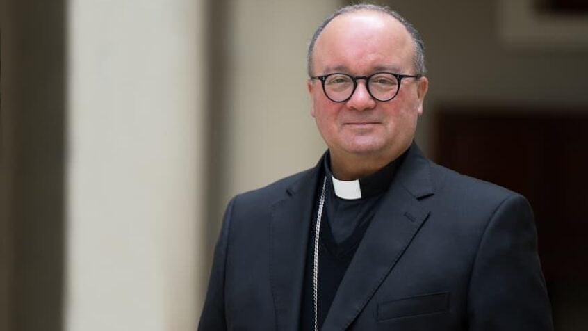 Pour l’archevêque de Malte, les prêtres catholiques devraient être autorisés à se marier
