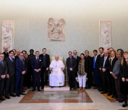 Pape: sans la prière, l&rsquo;action de l&rsquo;Église devient mondaine