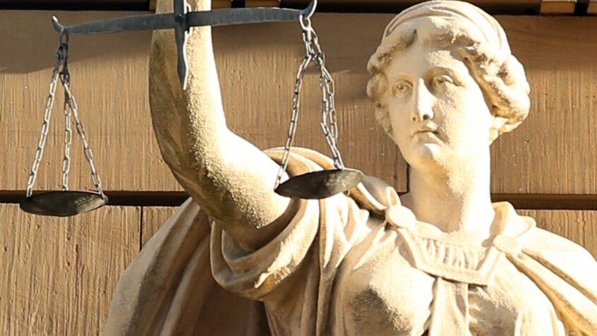 Opinion – Dans un régime de séparation des pouvoirs, un ministre de la Justice « ne devrait pas dire ça… »