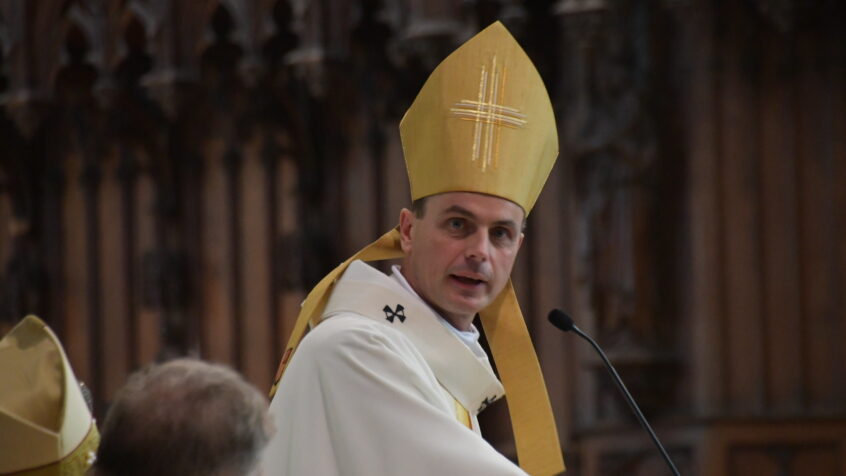 « Comment ne pas vous remercier vous, tous les baptisés? » Voici les premières paroles de Mgr Terlinden, nouvel archevêque