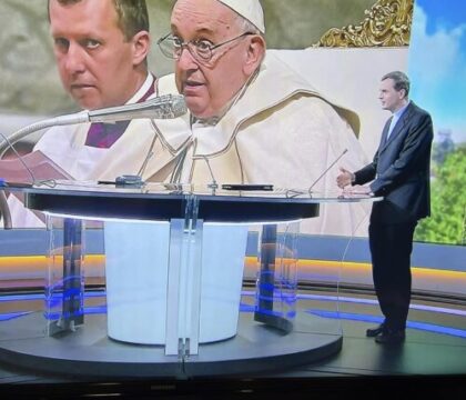 Mgr Terlinden répond à ses premières interviews dans les médias, et n&rsquo;élude aucune question