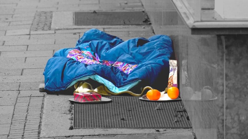 Des chrétiens offrent des sacs de couchage pour les sans-abri du Limbourg