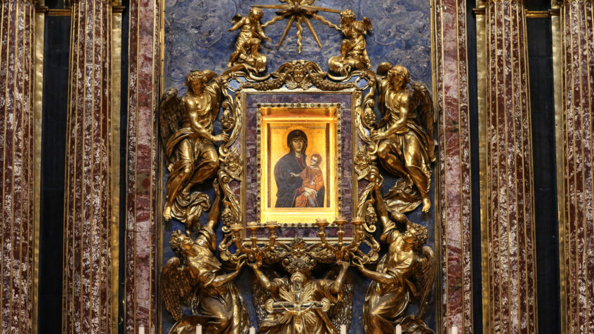 Une première en 400 ans : le Pape offrira la «rose d’or» à la Salus populi romani