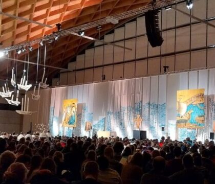 Avec les frères de Taizé, 5000 jeunes sont en Slovénie pour construire un chemin de paix