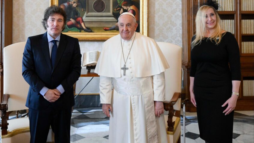 Fini le temps des injures: le président argentin Javier Milei reçu ce lundi par le pape François