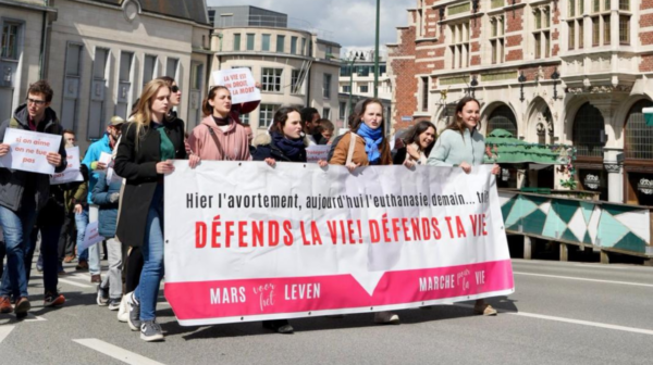 Marche pour la Vie : Ils étaient plusieurs centaines à battre le pavé bruxellois ce dimanche