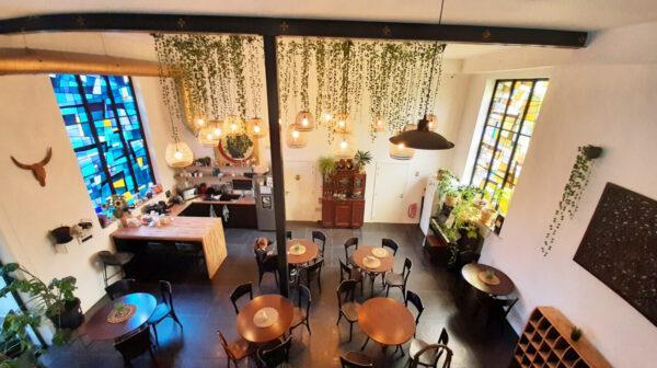 Sacrées désacralisations : A Frameries, une église s&rsquo;est transformée en un espace de coworking (1/3)