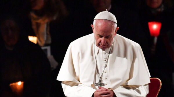 Le pape François a été hospitalisé, ses activités annulées pour les prochains jours