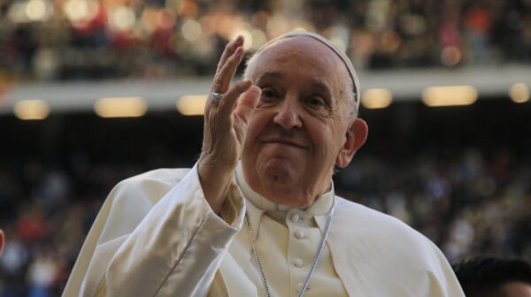 Son enfance, les 2 attentats déjoués en Irak… : Des extraits de l&rsquo;autobiographie du Pape rendus publics, un mois avant sa parution
