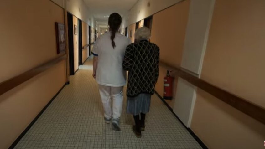 Maisons de repos : accompagner jusqu&rsquo;au bout de la vie (vidéo)