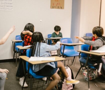 En podcast sur 1RCF Belgique: Le harcèlement scolaire en Wallonie et à Bruxelles