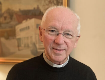 Quinze mois après son accession à l&rsquo;éméritat, le cardinal De Kesel prend la parole: « Je crois que l’Eglise est en train de chercher un juste discours sur la femme »
