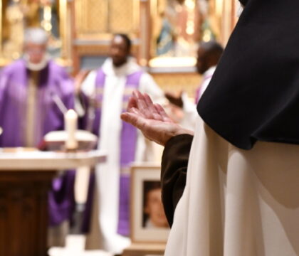Messe d&rsquo;A-Dieu à sœur Christiane Meres