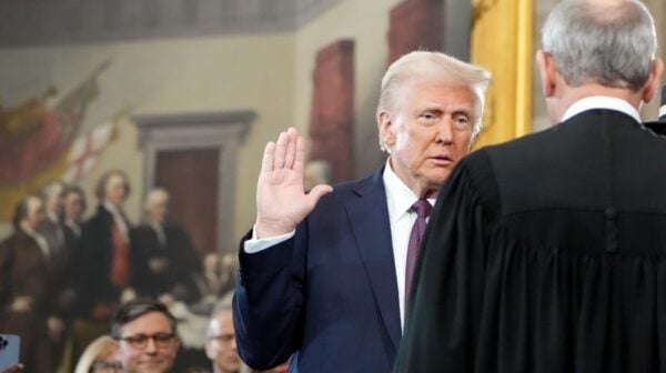 « Merci Dieu d&rsquo;avoir sauvé la vie de Donald Trump »: l&rsquo;investiture du 47e président américain marquée par des prêches enflammés