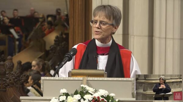 « J&rsquo;ai trouvé ça déplacé », « je m&rsquo;incline avec gratitude: les propos de Mariann Budde ont fait réagir